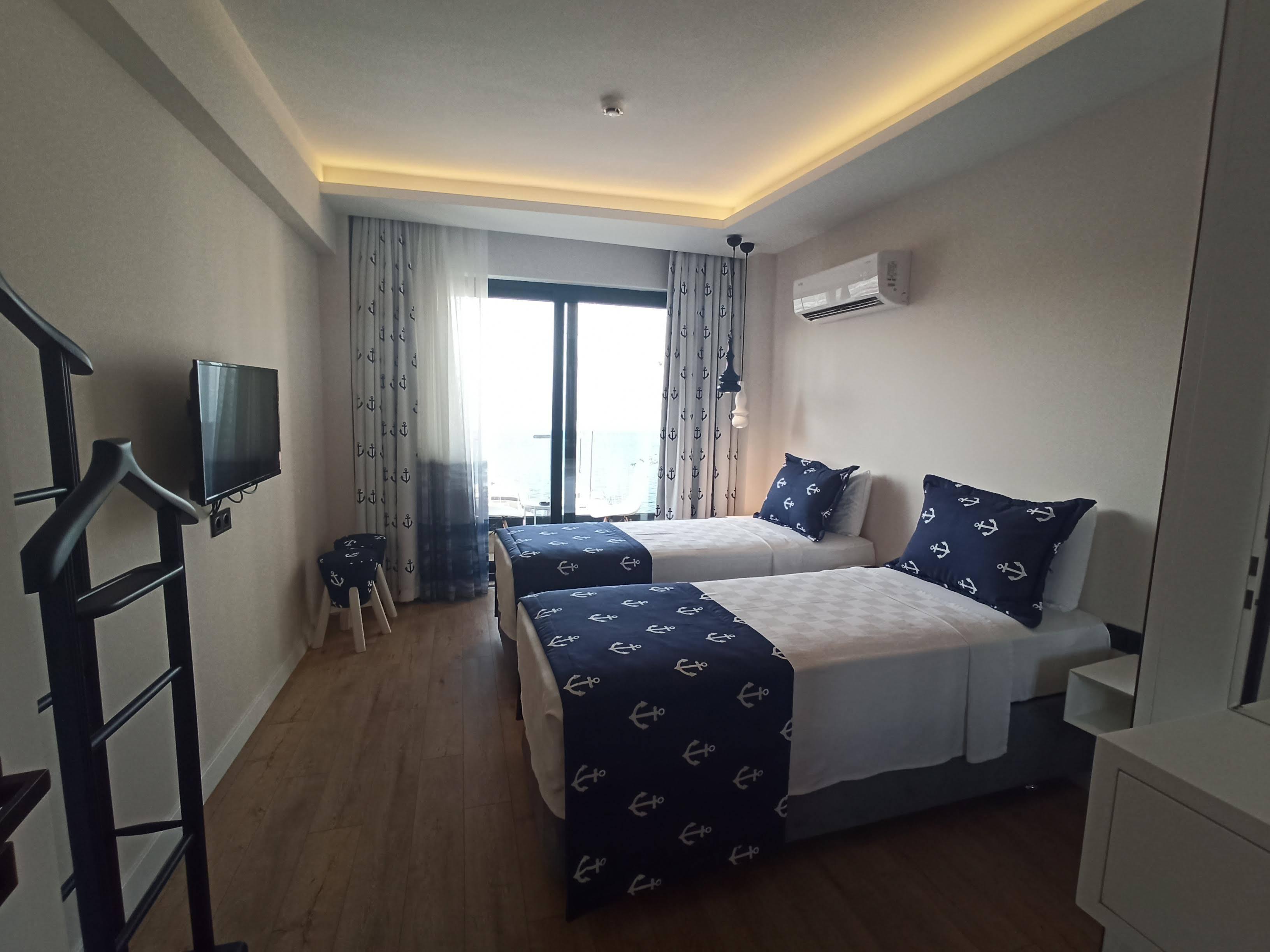 Ece Marina Otel 2*