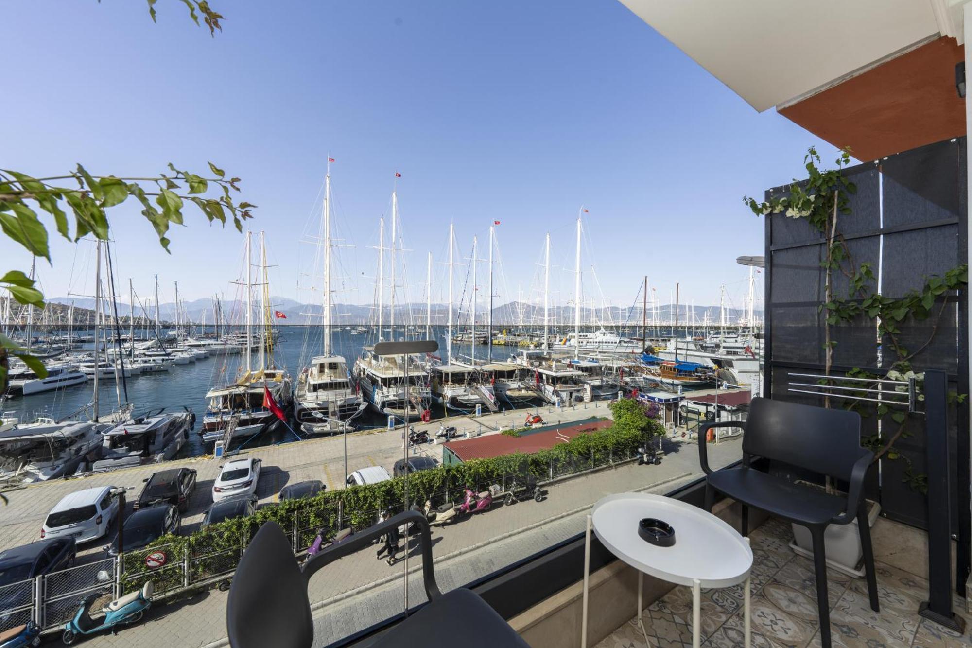 Ece Marina Otel 2*