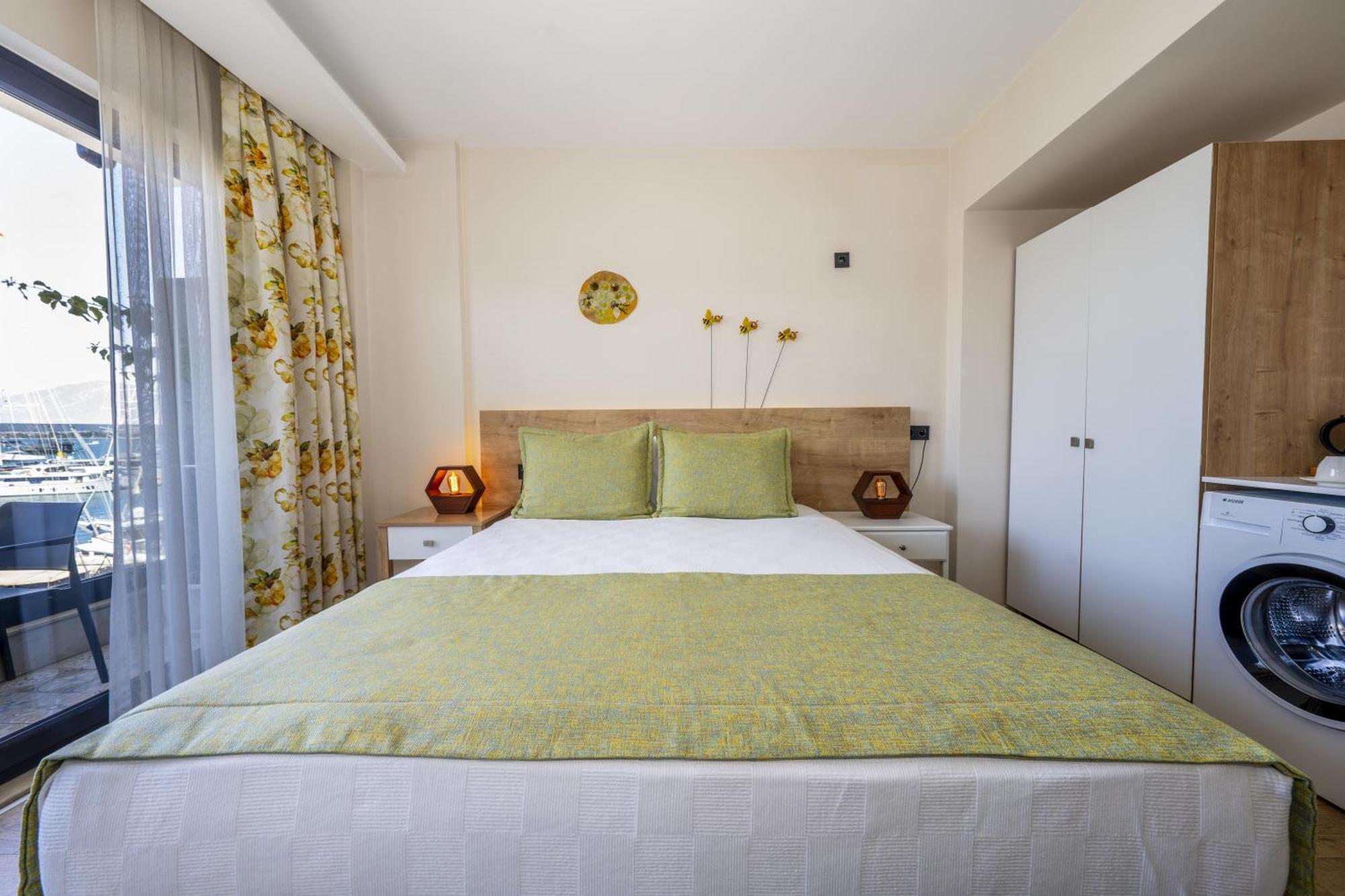 Otel Ece Marina 2*
